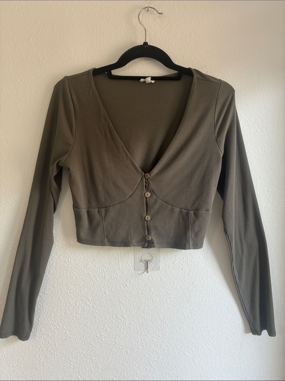 Le Lis Olive Ribbed Button-Front Long Sleeve Crop